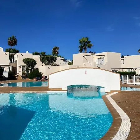 Red Hibiscus Irent Fuerteventura Apartment