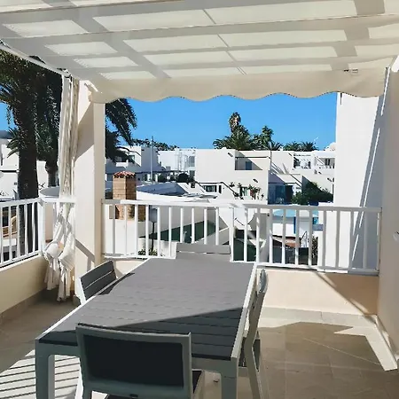 Red Hibiscus Irent Fuerteventura * Corralejo