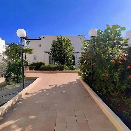 Red Hibiscus Irent Fuerteventura Apartment Corralejo